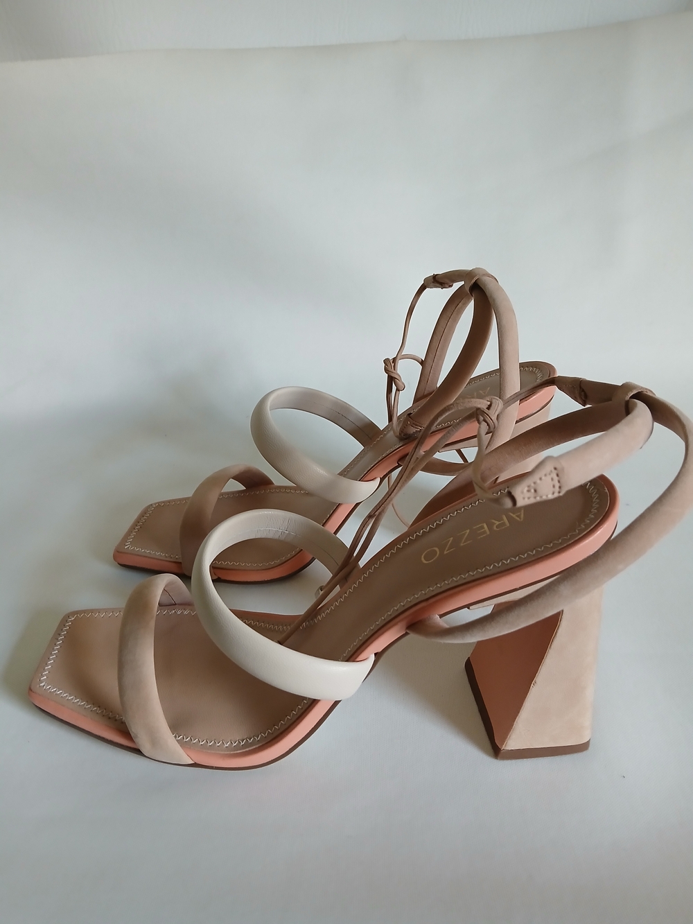 Arezzo Women's Two-Tone Block Heel Open Toe Shoes Sz8M in Nude & Ivory Ankle Tie - Picture 8 of 16